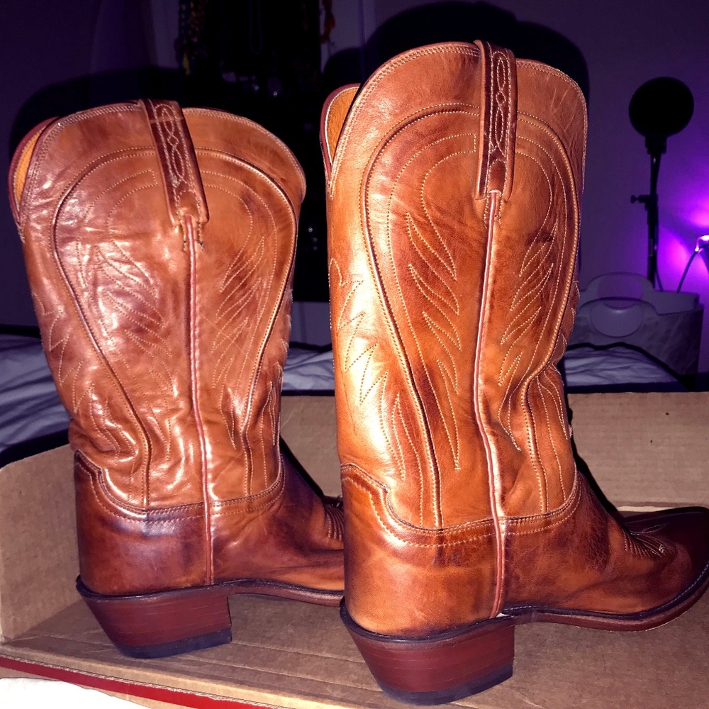 Women’s cowboy boots size 9